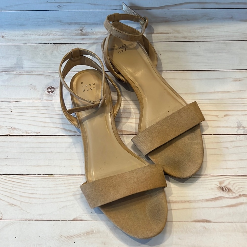 Ankle strap flat sandals